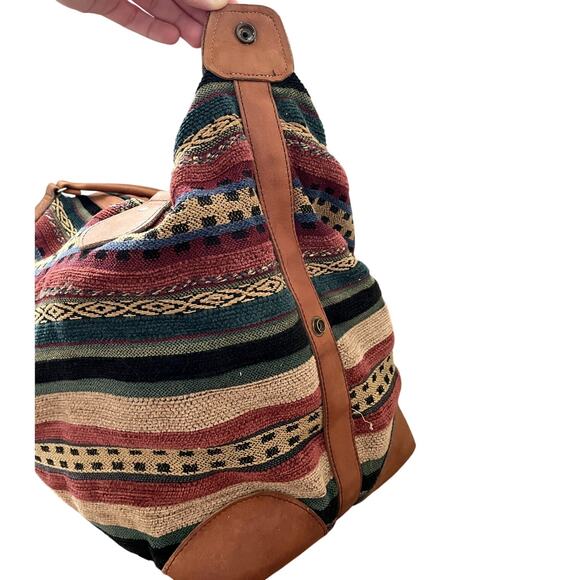 Vintage L.L. Bean Tapestry Weekender Duffel with leather handles - Picture 4 of 7